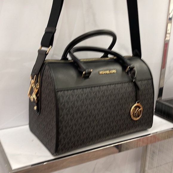 Michael Kors med Duffel Travel - Leather/Coated
NWT
35S2GTFU2B
BLACK - Picture 3 of 16